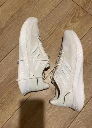 Кроссовки  adidas  45р устілка 29 см  стан нових