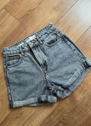 Короткие джинсовые шорты bershka подвернутые с высокой посадкой xs