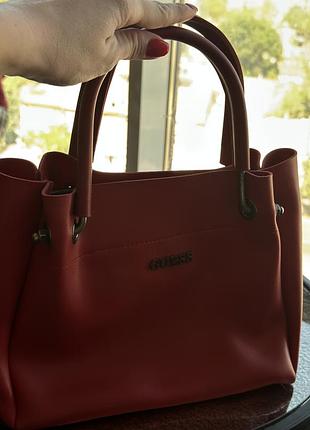 Червона сумка guess