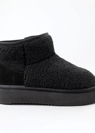 Стильні зручні чорні жіночі зимові угги з натурального хутра на товстій підошві,тепле жіноче взуття на зиму