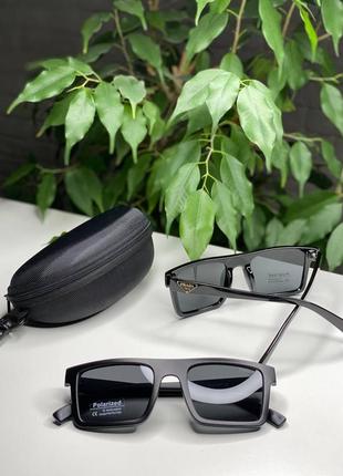 Сонцезахисні окуляри prada