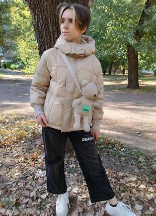 Демісезонна оверсайз бежева куртка для дівчинки з іграшкою 7-11 років