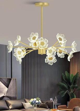 Сучасна люстра у флористичних мотивах