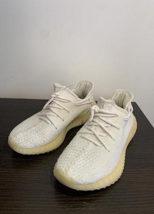 Кросівки adidas yeezy / 22 cм