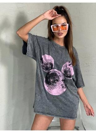 Женская коттоновая футболка свободного кроя с декоративными дирками туречна