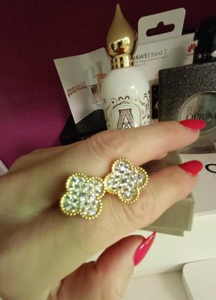 Трендові сережки клевер  van clееf & arpels