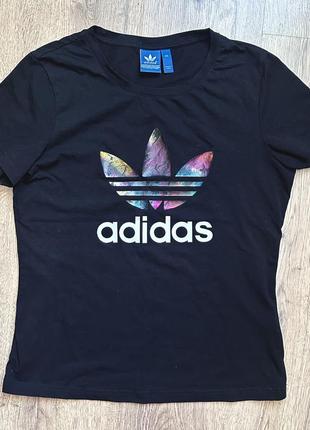 Футболка adidas черная