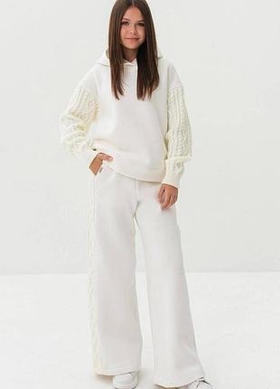 Костюм 2-ка утепленный молочного цвета для девочки (140 см.)  suzie