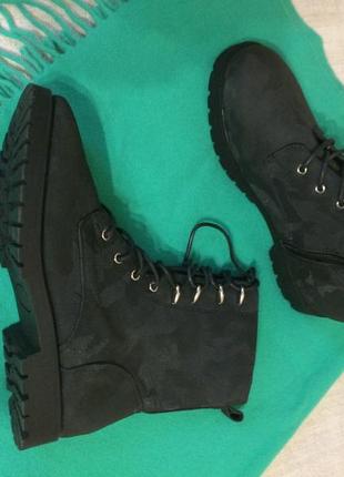 Женские ботинки на шнуровке низкий ход