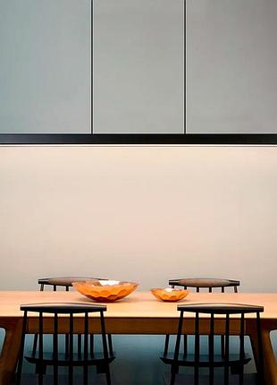 Лінійний чорний мінімалістичний led світильник