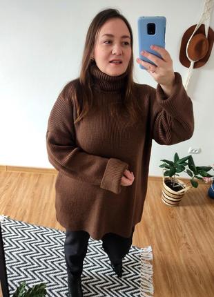 Теплый зимний свитер фасона оверсайз