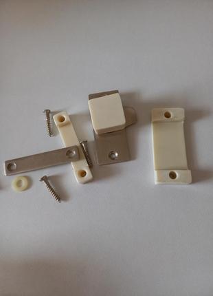 Три замочки для межкомнатных дверей