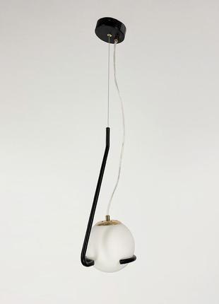Підвіс із білим плафоном та чорною металевою обводкою