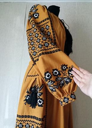 Платье с вышивкой, вышиванка
