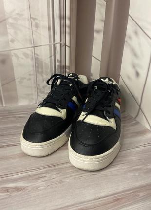 Кожаные кроссовки adidas🌿 42р