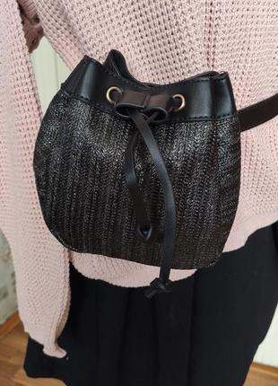 Стильная поясная сумка покупала в италии.