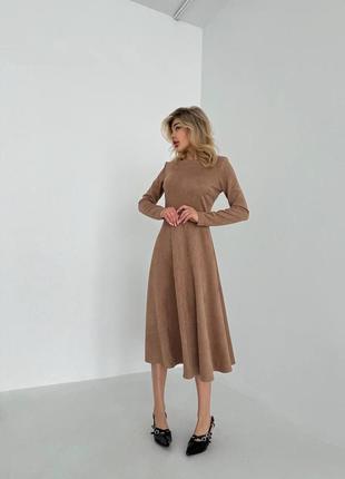 Витончена замшева сукня з довгими рукавами замш на дайвінгу
