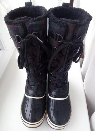 Зимние кожаные сапожки sorel.