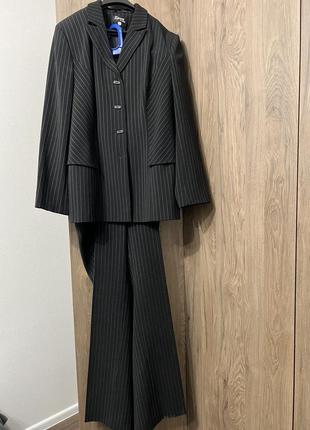 Женский брючный костюм xl