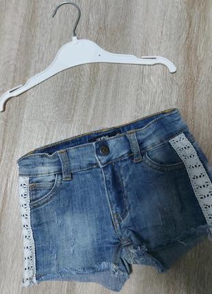 Кружевные джинсовые шортики!!
4-5 лет..