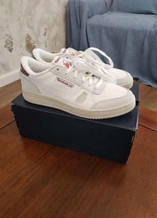 Оригінальні кросівки reebok. проліт.