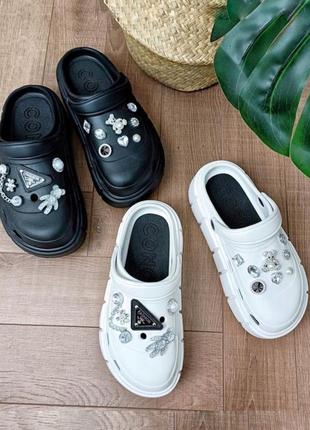 Высшее качество сабо здесь! женские кроксы 5 см подошва + джибитсы. crocs