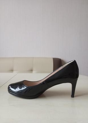Туфлі класичні чорні лаковані, іспанія, 40 р.