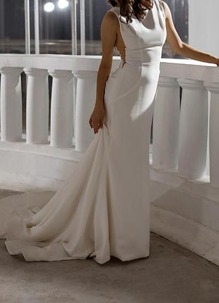 Весільна сукня