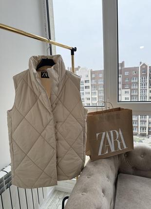 Жилетка бежева zara