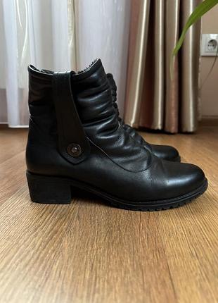 Зимние кожаные ботинки