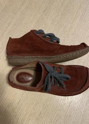 Стильные замшевые мокасины clark’s