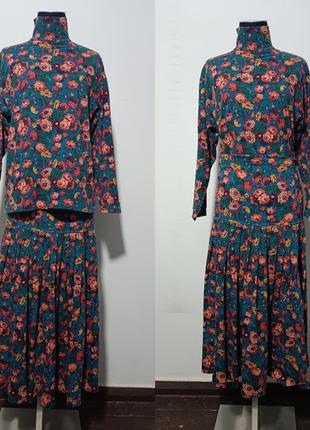 Костюм трикотажный всцветочек юбка плиссе с заниженной талией со складками сделано в португалии, 80-е годы