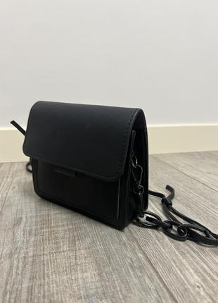 Черная мини-сумка