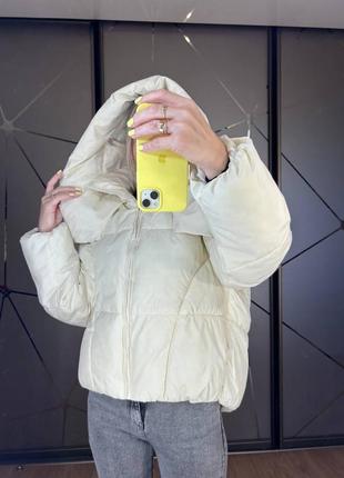 Куртка с капюшоном непромокаемая кремовая теплая