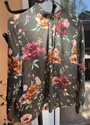 Жіноча блузка хакі в квітковий принт full circle