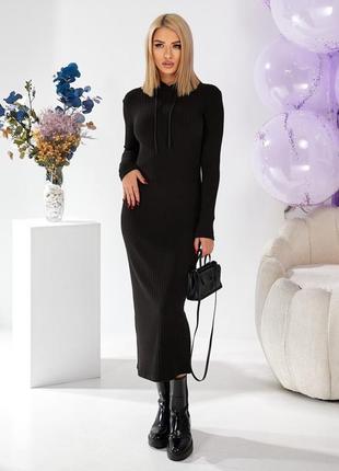 Трикотажное платье