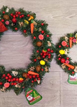 Нарядные рождественские венчики d 22 см