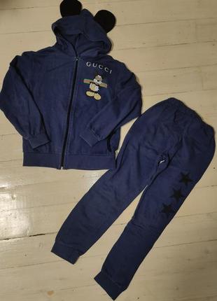 Спортивний костюм на 7-8 років.