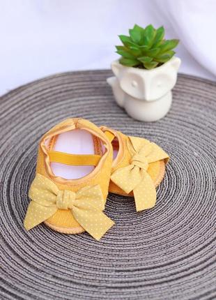 Пинетки-туфли мягкие девочки с бантом в горох 10.5 см,11 см