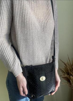Кроссбоди  tommy hilfiger