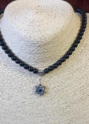 Чокер - шестиугольная звезда.