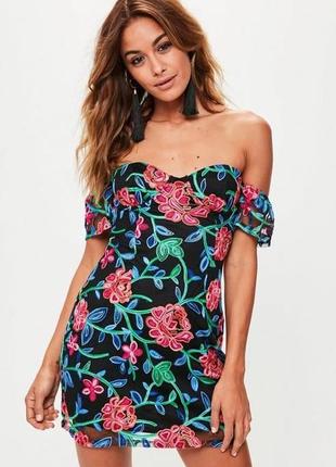 Платье мини с цветочной вышивкой от missguided
