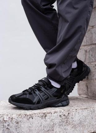 Кроссовки asics