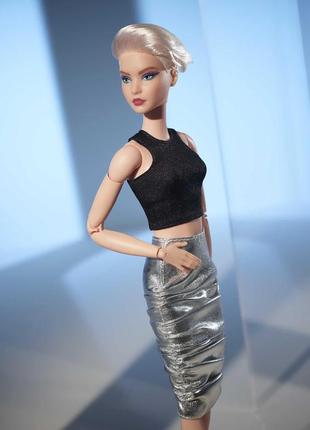 Барбі лукс висока блондинка barbie looks signature doll tall blonde pixie cut 8 hcb78