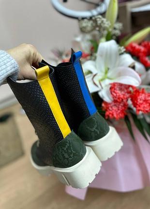 Черевики жіночі