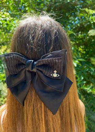Брендовий бант-заколка чорного кольору