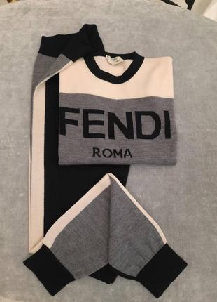 Вовняний костюм fendi