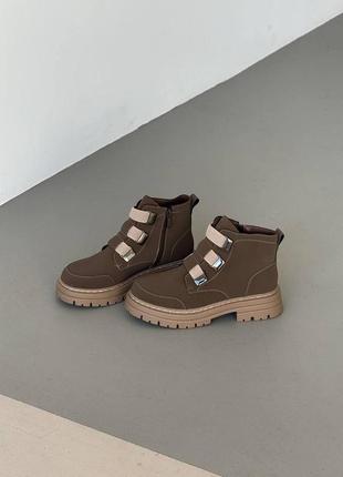 Женские демисезонные коричневые ботинки