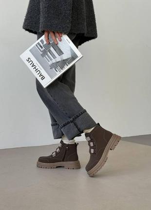 Женские демисезонные коричневые ботинки