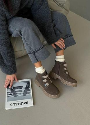 Женские демисезонные коричневые ботинки